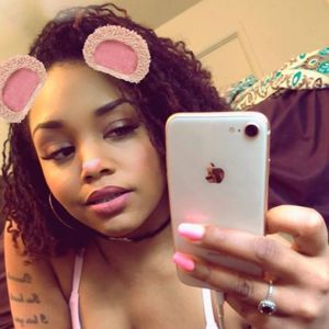 Meet your Posher, Lala