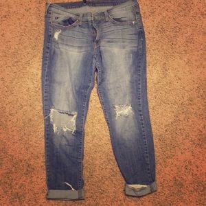 KanCan distressed capris