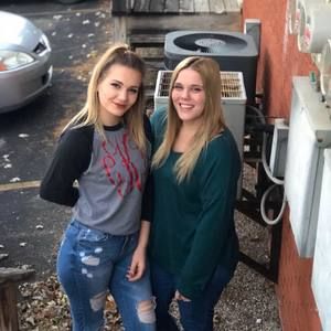 Meet your Posher, Courtney