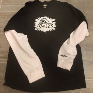 Long sleeve t-shirt
