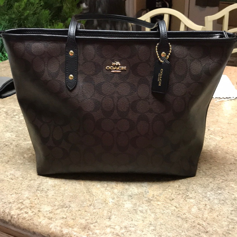 Coach tote bag *price is firm*