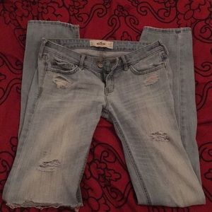Hollister destroyed light wash skinny jeans