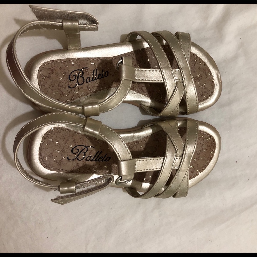 Gold girls sandals