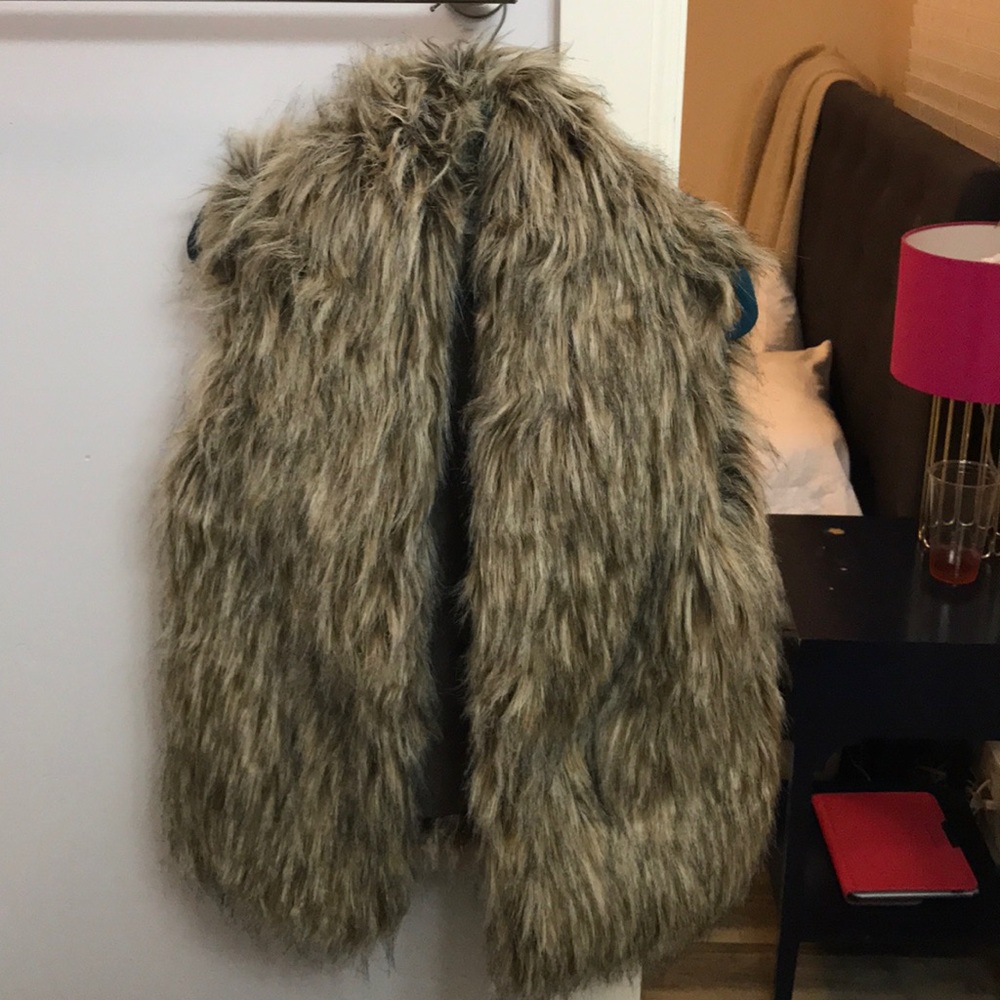 BB Dakota Faux Fur vest