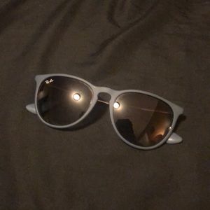 Ray-ban Erika style sunglasses