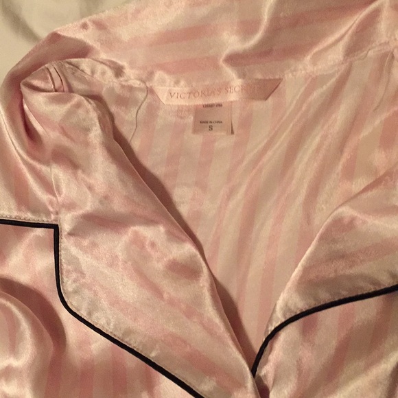 Victoria's Secret satin pajamas both size small - Picture 3 of 6