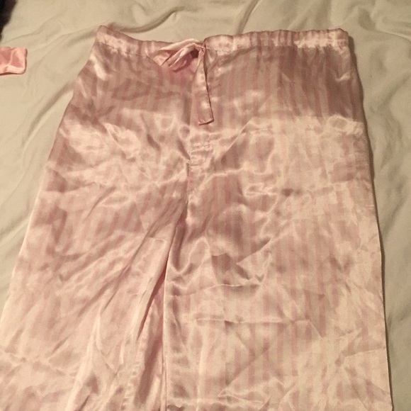 Victoria's Secret satin pajamas both size small - Picture 4 of 6