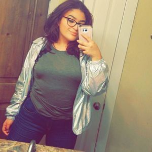 Meet your Posher, Dani