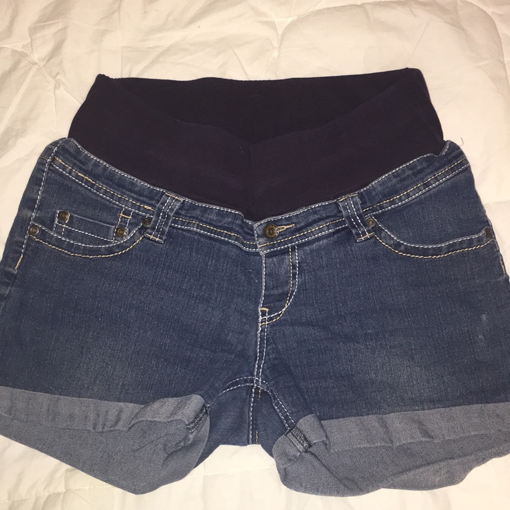 Maternity shorts