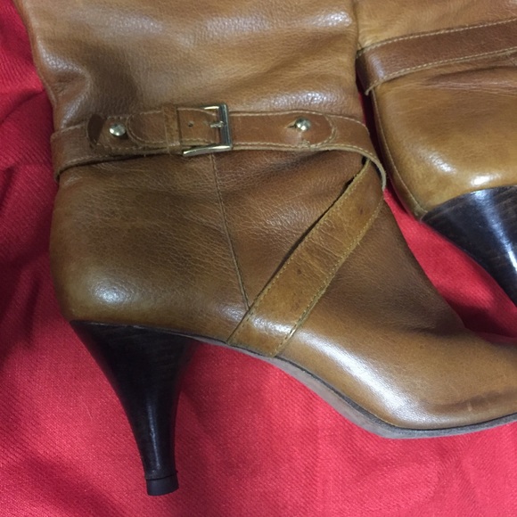 Used Amity heel boots size 9.5 - Picture 2 of 3