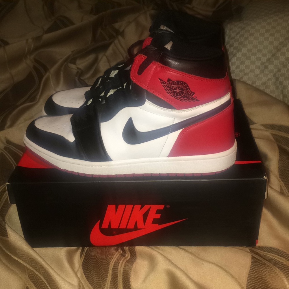 Jordan Black Toe 1s