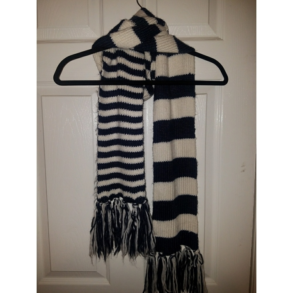 Aeropostale scarf