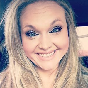 Meet your Posher, Casey