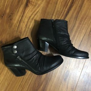 Baretraps booties