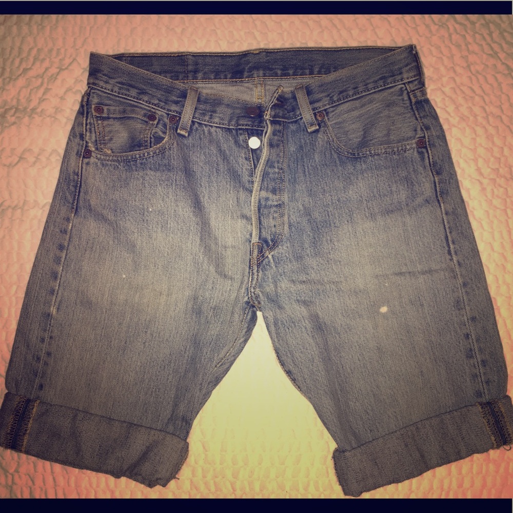 Levi Cut Off Shorts