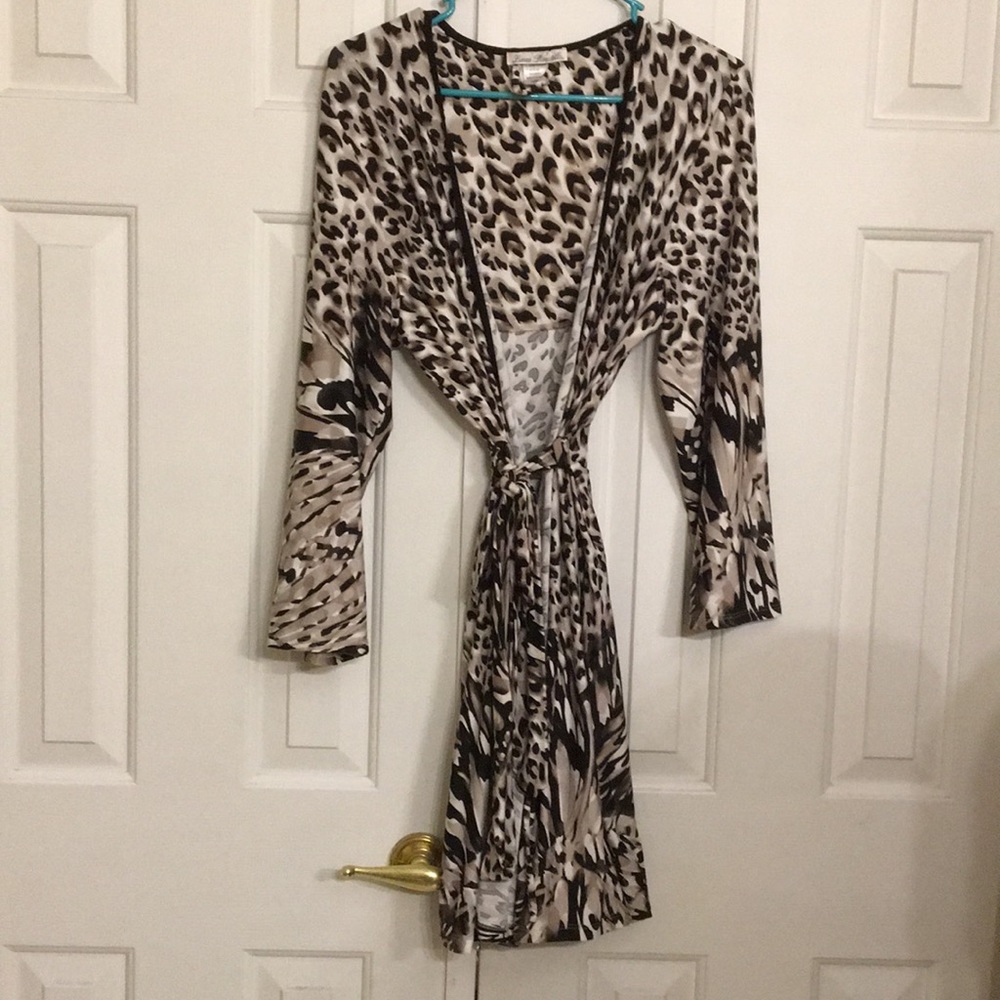 L/XL Soft Leopard Robe