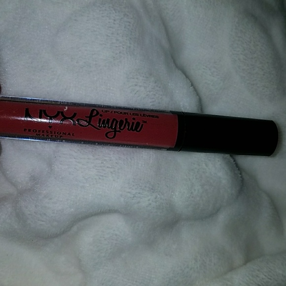 NYX velvet Matte lipstick - Picture 2 of 2