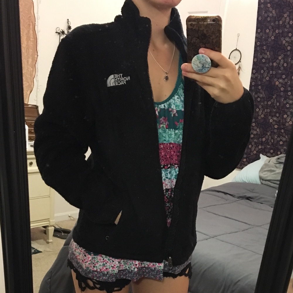 Black fuzzy north face - Picture 2 of 3