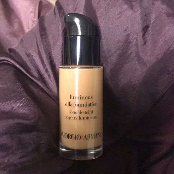 armani luminous silk foundation travel size