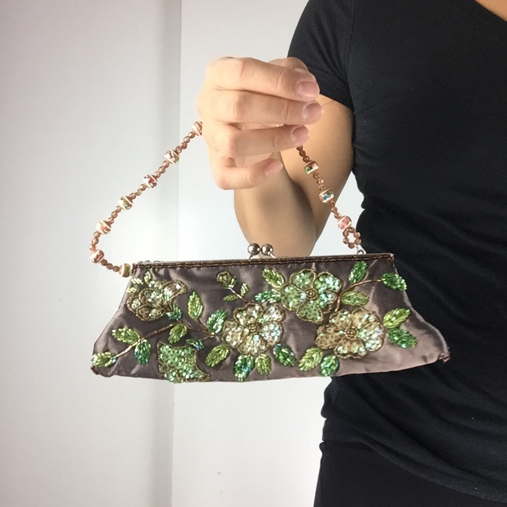 Far Nine Beaded Purse