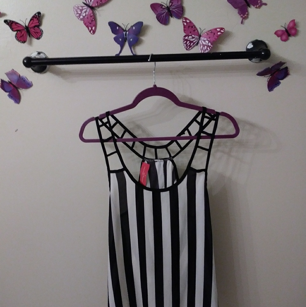 Med. Stripped Tank by Akira Red Label