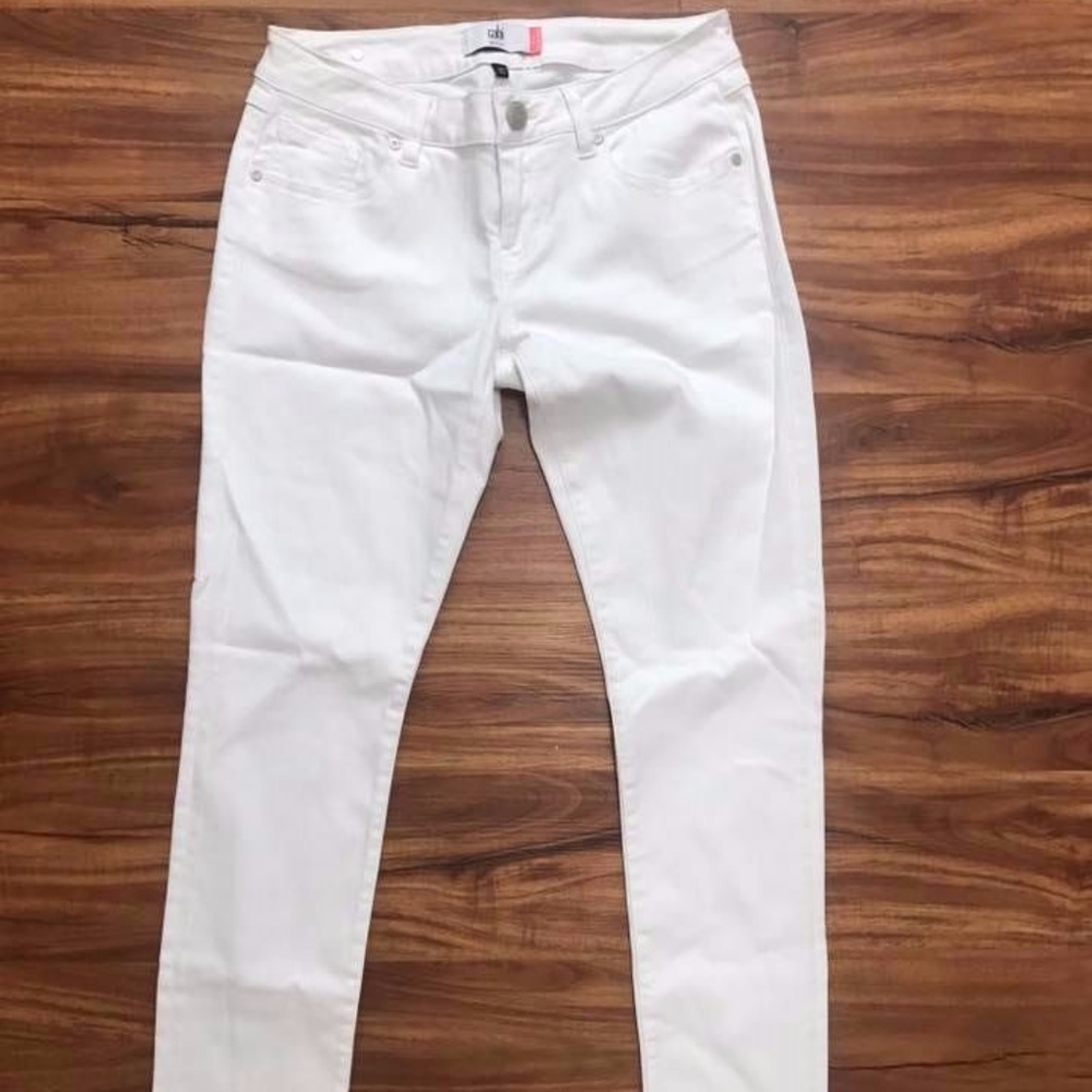 White boyfriend jeans