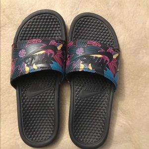 Nike slides