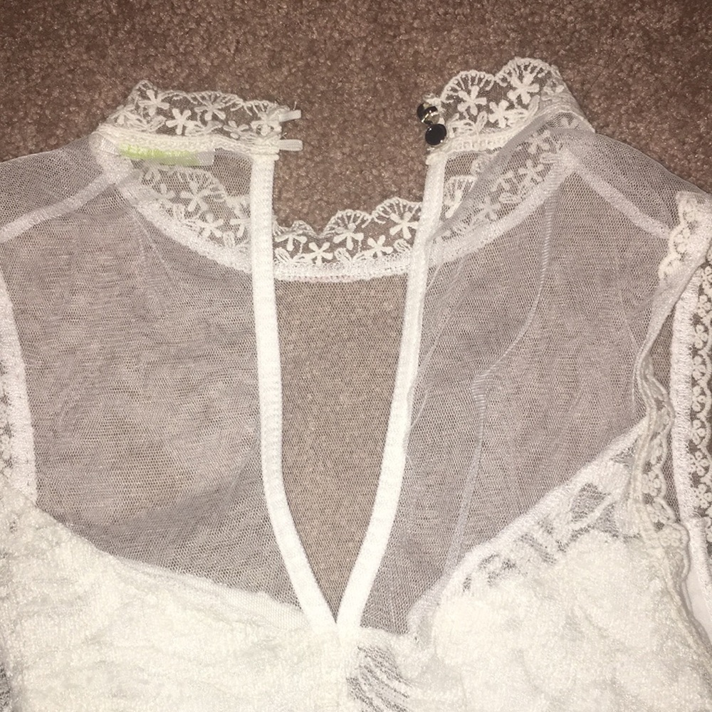 White lace blouse - Picture 5 of 6