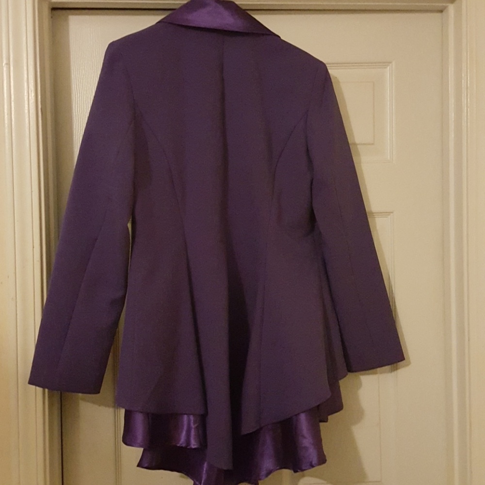 Suite - Picture 2 of 3