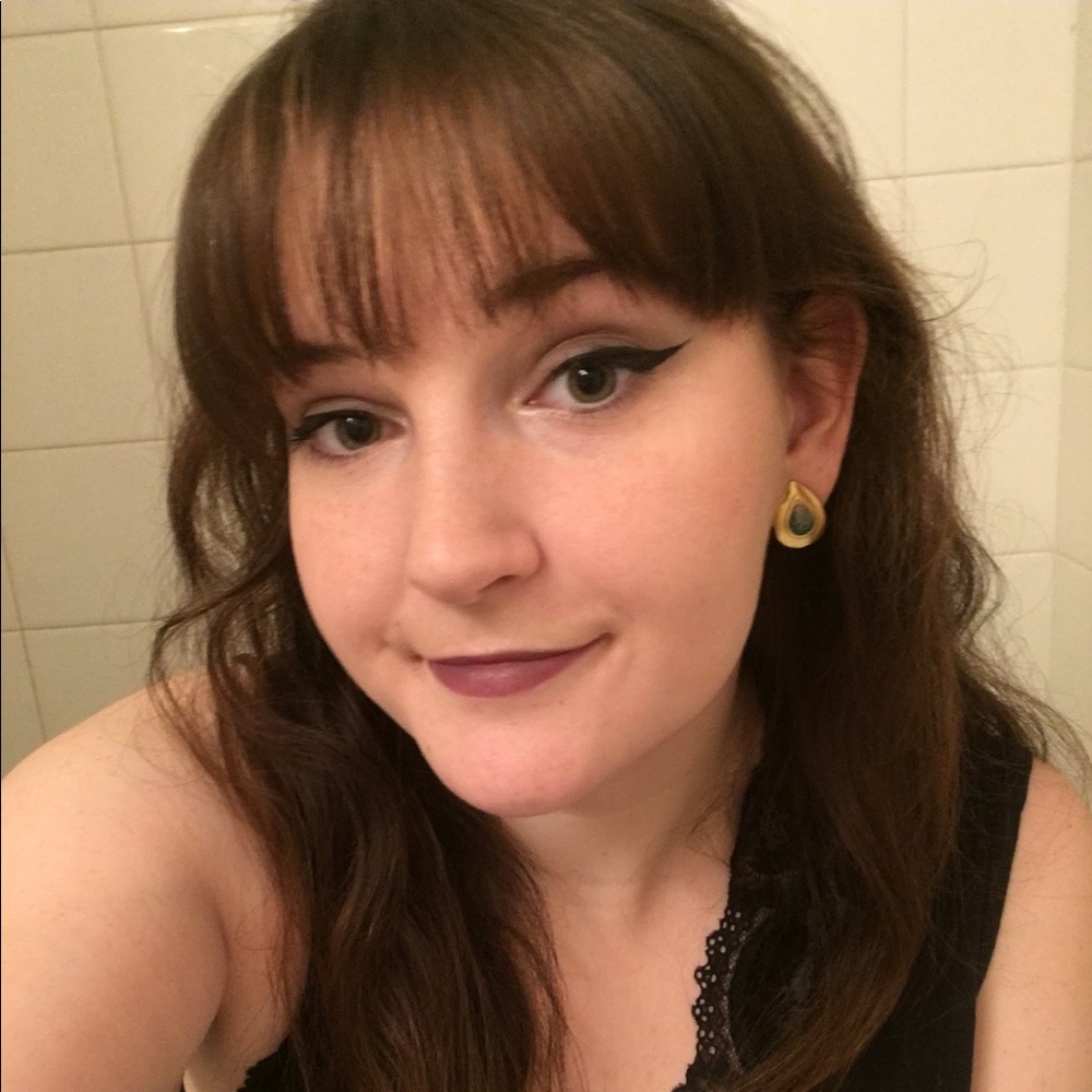 Meet your Posher, Laura