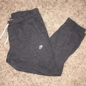 Nike Cropped Sweatpants