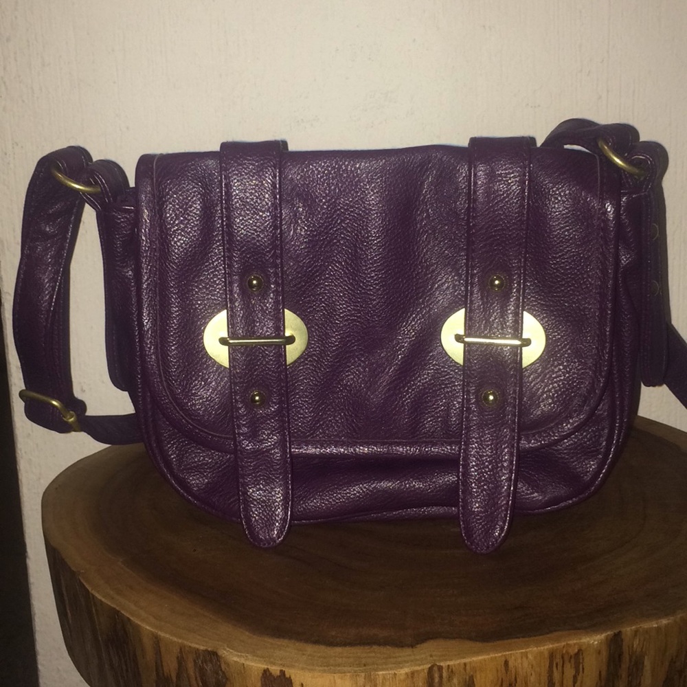 Old Navy messenger bag - plum
