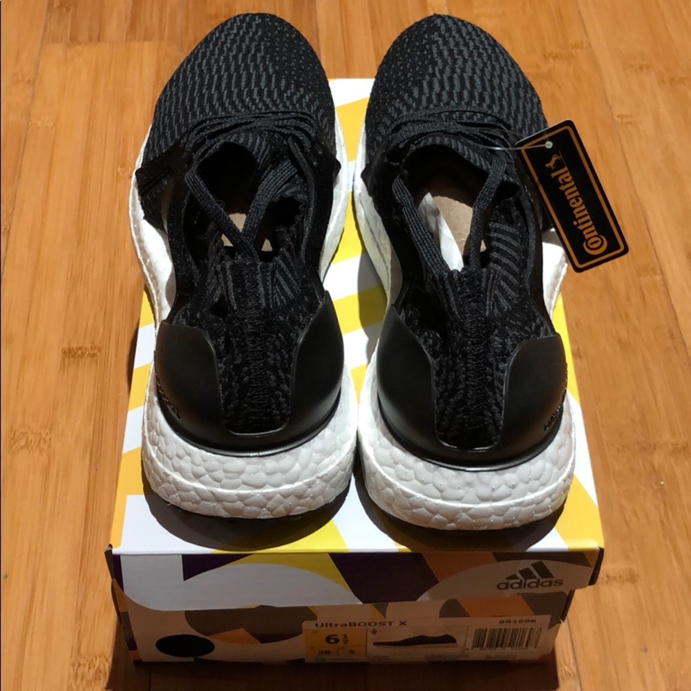 NIB Adidas UltraBoost X in black
