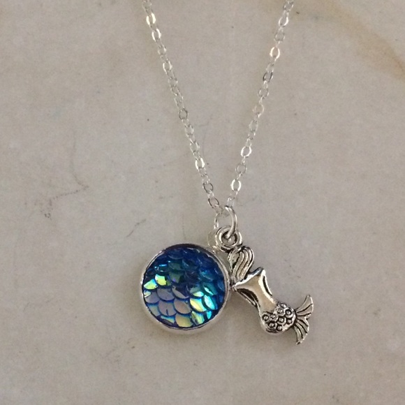 NWOT Mermaid & Iridescent Scale Necklace - Picture 2 of 5