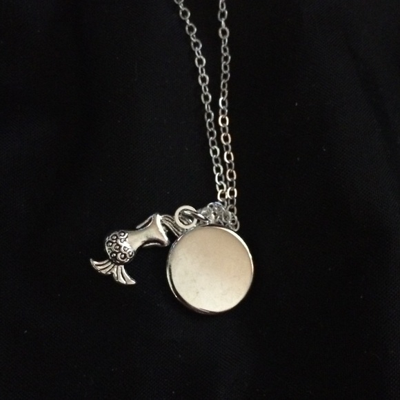 NWOT Mermaid & Iridescent Scale Necklace - Picture 3 of 5