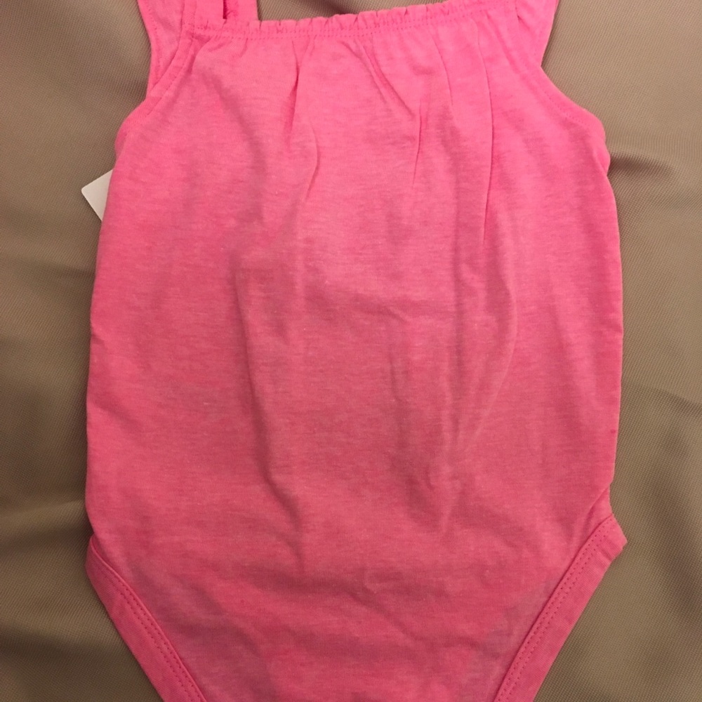 Gifted: 🌸 Carter’s Bundle - romper & bottoms - Picture 2 of 6