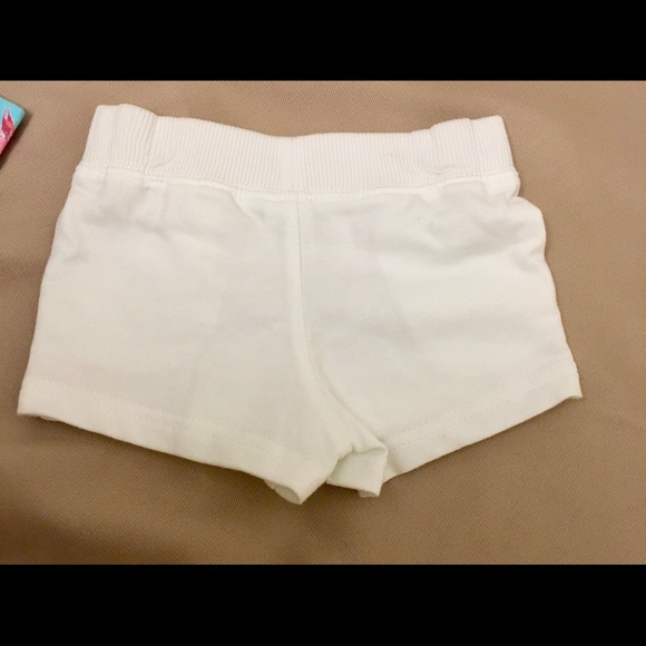 Gifted: 🌸 Carter’s Bundle - romper & bottoms - Picture 4 of 6