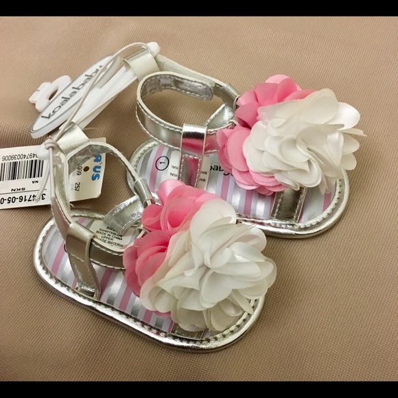 Gifted: 🌸 Carter’s Bundle - romper & bottoms - Picture 5 of 6