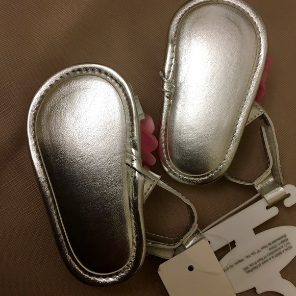 Gifted: 🌸 Carter’s Bundle - romper & bottoms - Picture 6 of 6