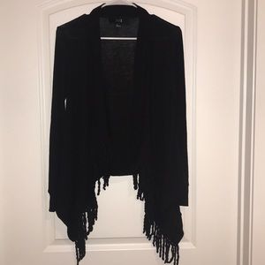 Black throw/wrap with fringe detail, Small