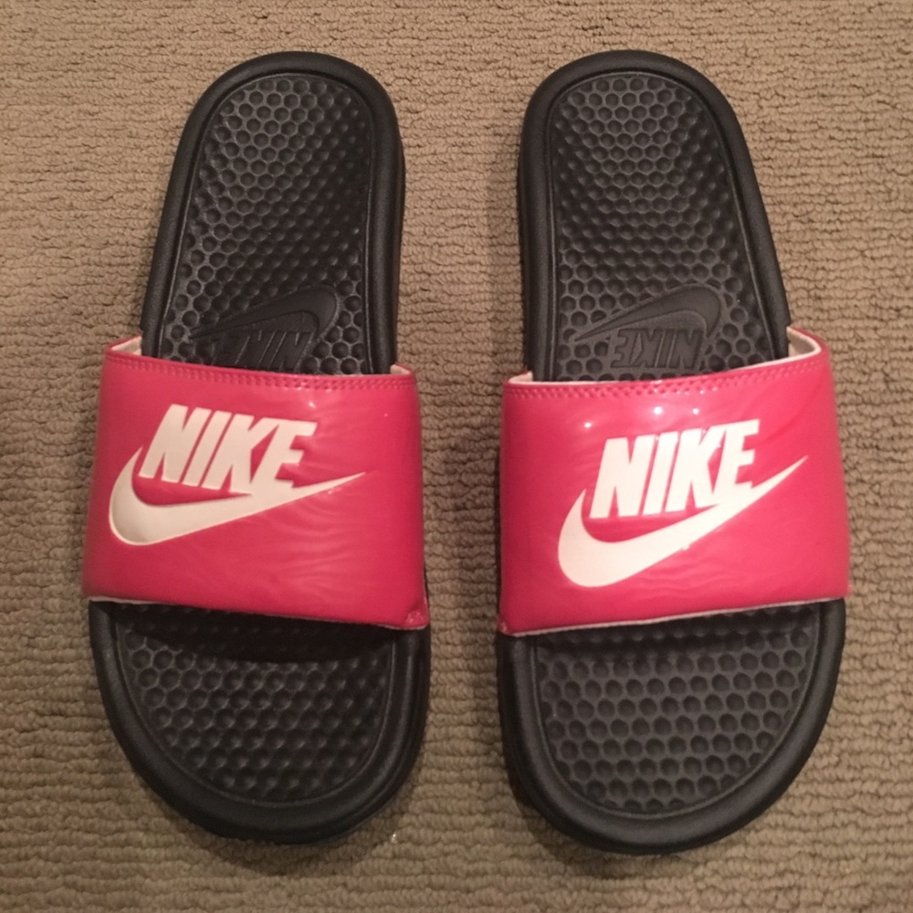 Nike Slides/ flip flops