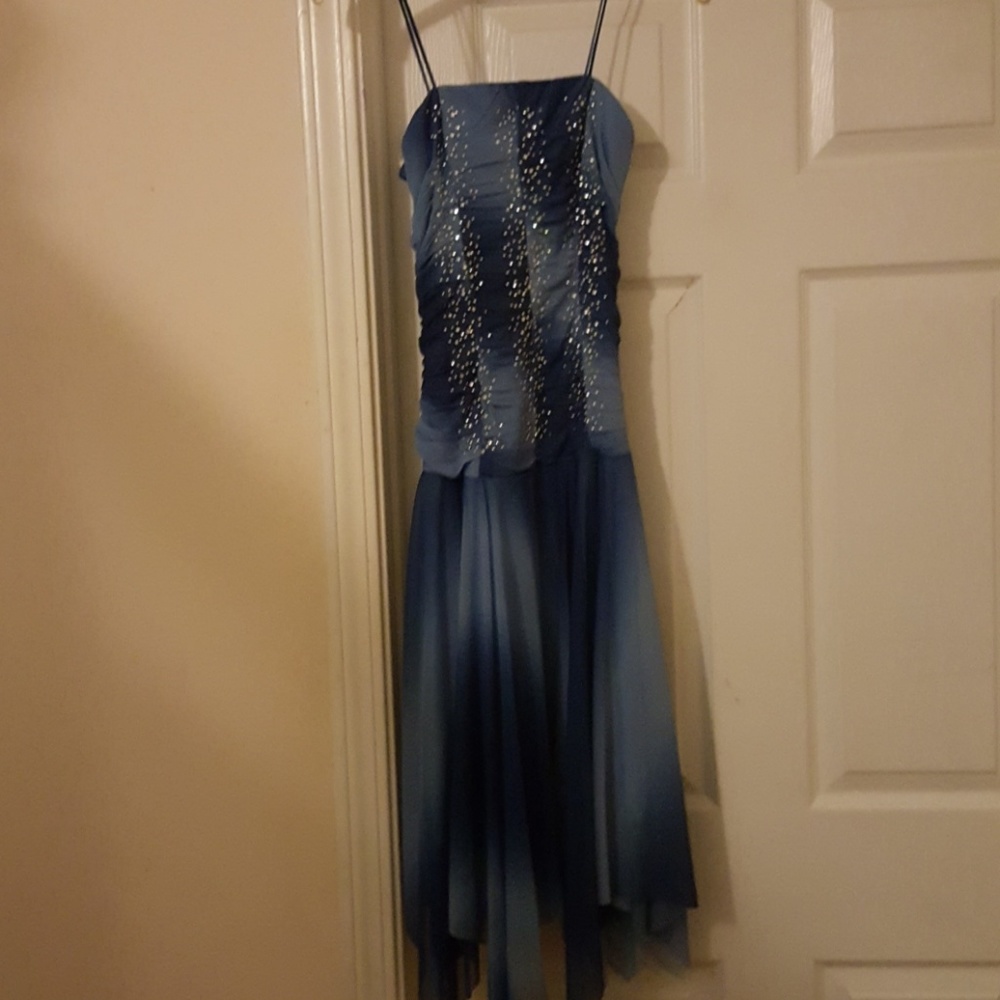 Dress - Picture 2 of 3