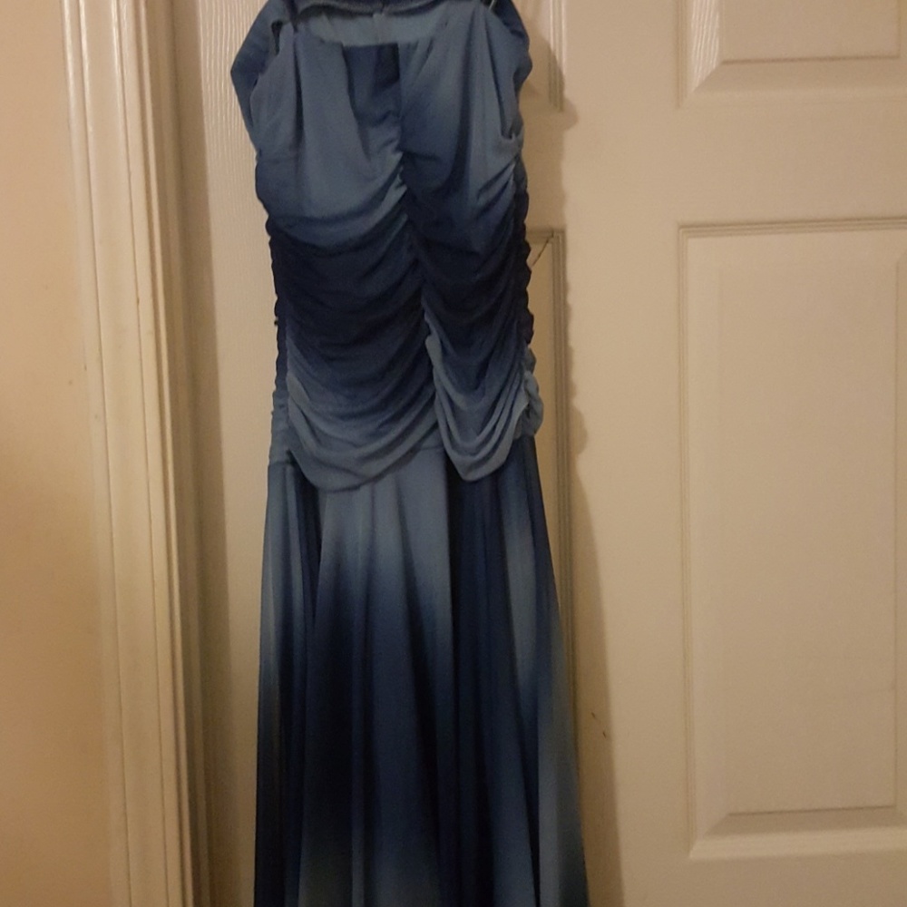 Dress - Picture 3 of 3