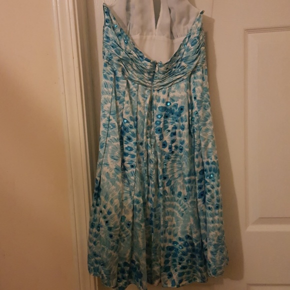 Dress - Picture 2 of 2