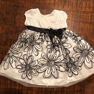 Fun Black and White Flower Dress