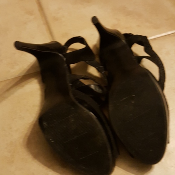 Shoes - Picture 3 of 4