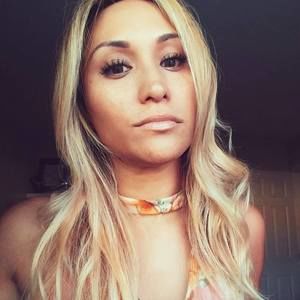 Meet your Posher, Niki