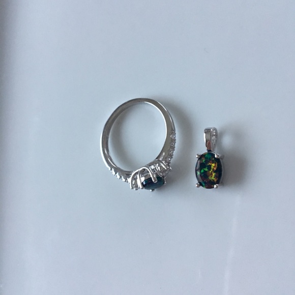 SALE Opal pendant - Picture 2 of 4