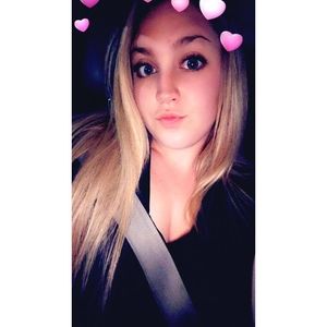 Meet your Posher, Corinne