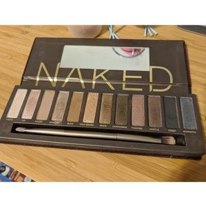 Urban Decay Naked Platte